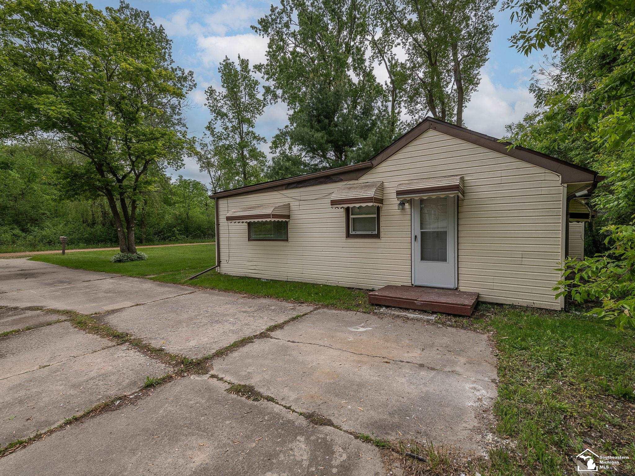 19106 Sylvia Road Romulus, MI 48174 - Photo 29 of 29 50174909-f074995f-6873-4771-a9e6-2f50a2f28c94.JPG