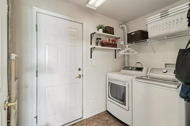 $265,000 | 545 Metropolitan Street, Aurora, IL 60502