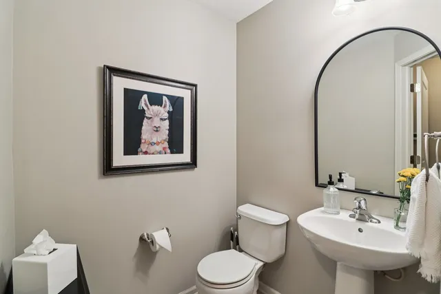 $265,000 | 545 Metropolitan Street, Aurora, IL 60502