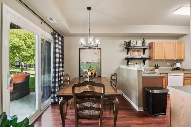 $265,000 | 545 Metropolitan Street, Aurora, IL 60502