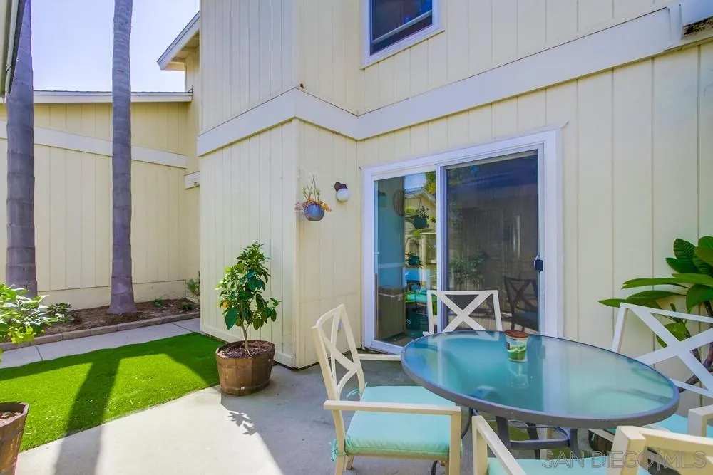 284 Gardendale Road Encinitas, CA 92024 - Photo 13 of 59