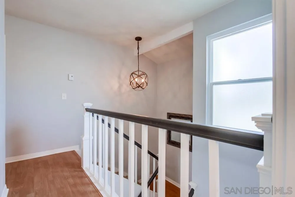 284 Gardendale Road Encinitas, CA 92024 - Photo 35 of 59 a view of a hallway with windows