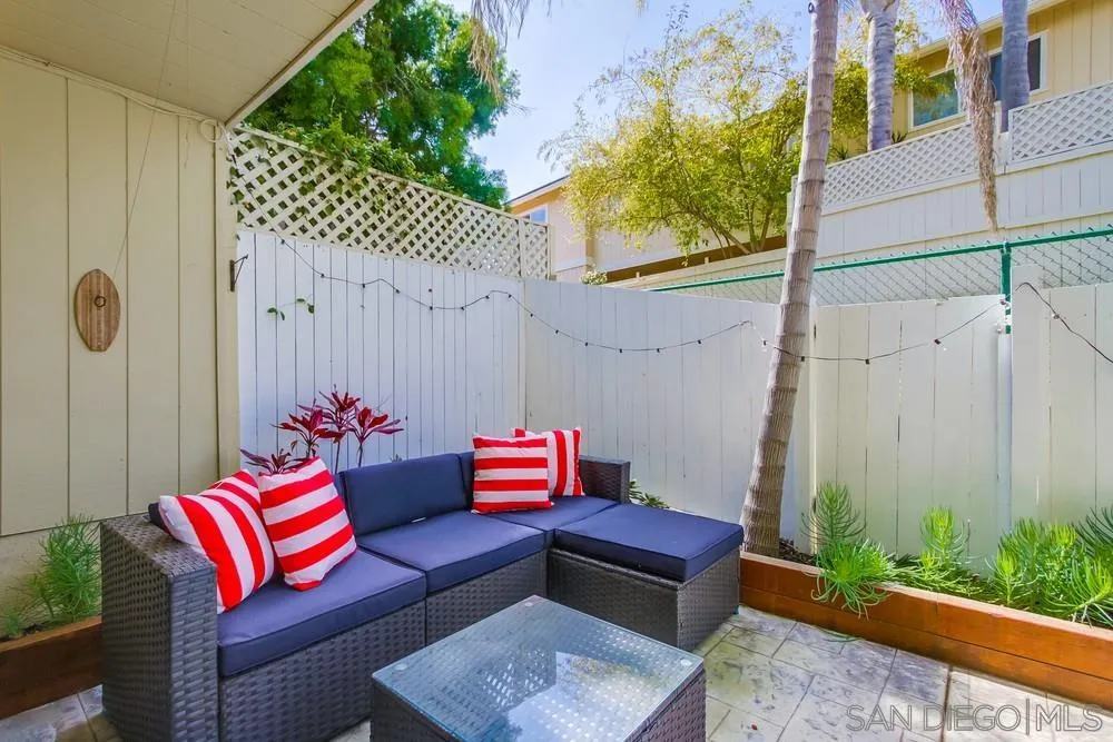 284 Gardendale Road Encinitas, CA 92024 - Photo 51 of 59 a outdoor living space with furniture and a potted plant
