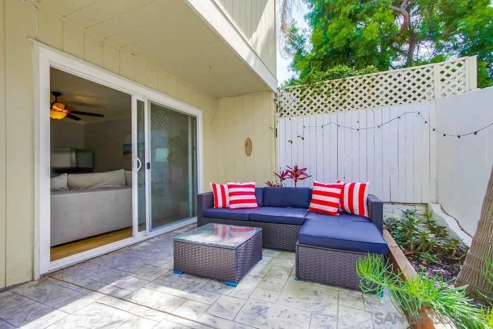 284 Gardendale Road Encinitas, CA 92024 - Photo 53 of 59 a outdoor living space with furniture and a potted plant