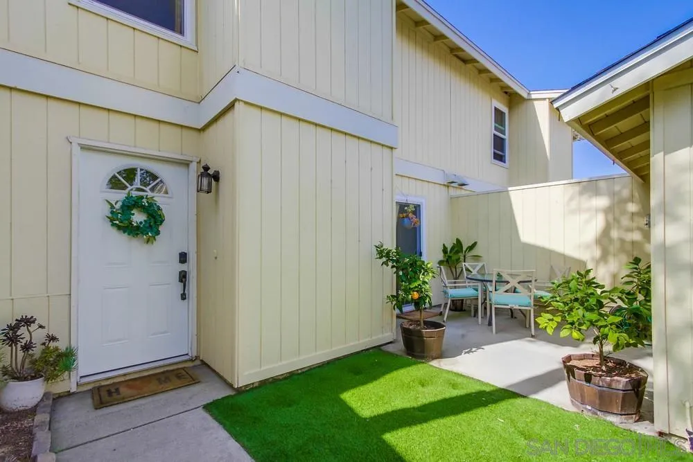 284 Gardendale Road Encinitas, CA 92024 - Photo 8 of 59