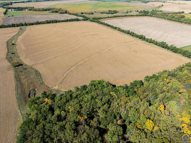 $1 | 0 10th Road, Clay Center, KS 67432