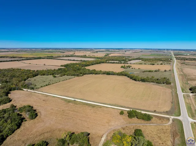 $1 | 0 10th Road, Clay Center, KS 67432