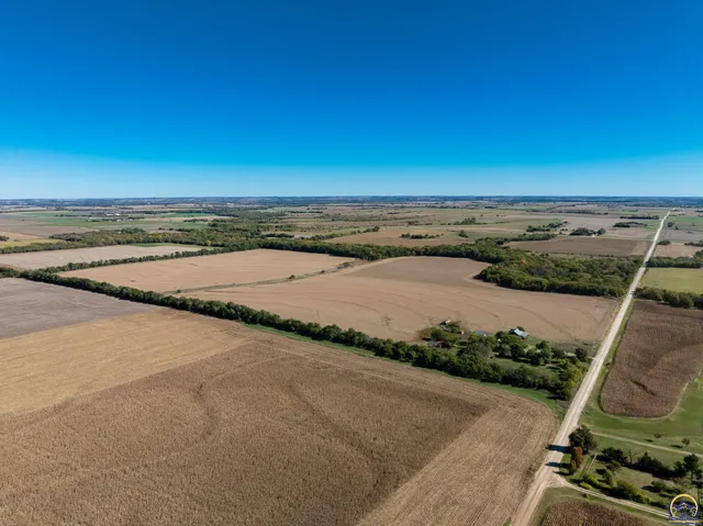 $1 | 0 10th Road, Clay Center, KS 67432