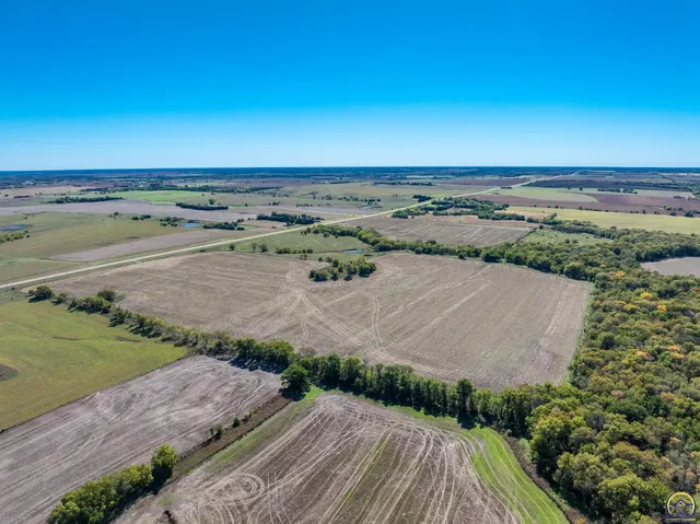 $1 | 0 10th Road, Clay Center, KS 67432