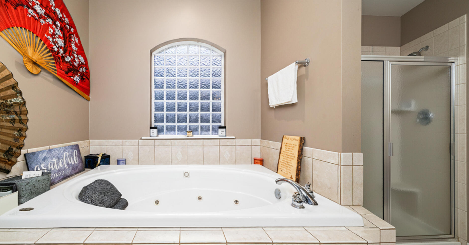 1295 Walston Street Dalton, GA 30720 - Photo 20 of 39 Bathtub with shower