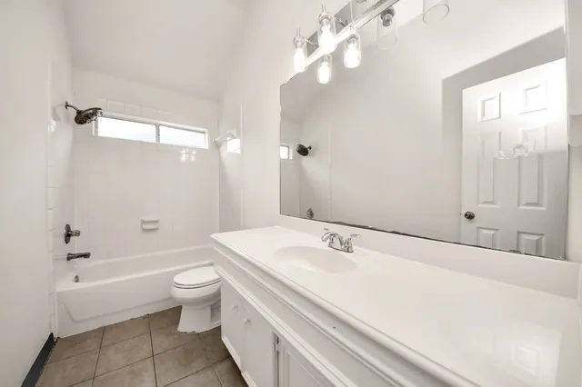 $3,000 | 5810 Windy Knoll Lane, Rosharon, TX 77583