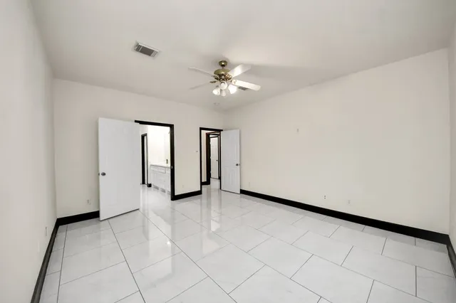 $3,000 | 5810 Windy Knoll Lane, Rosharon, TX 77583