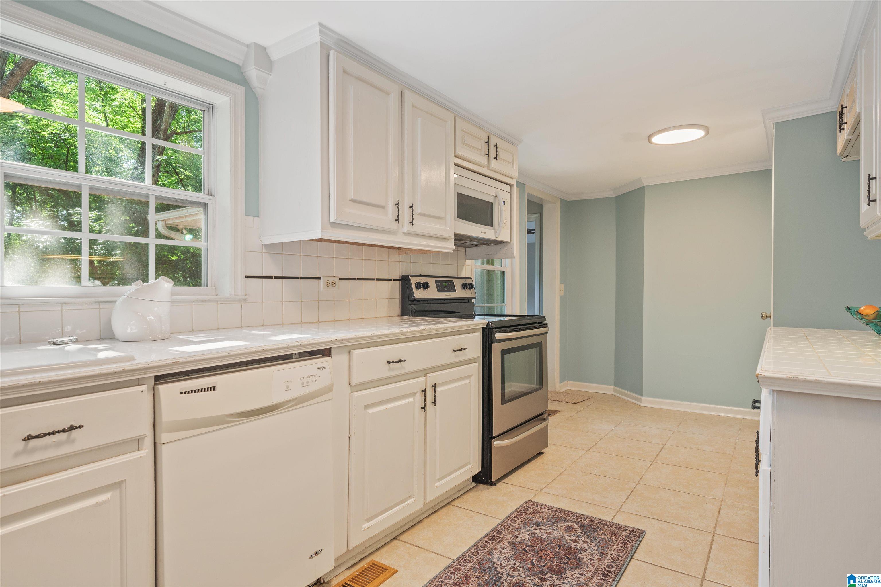 125 Lake Lane Alabaster, AL 35007 - Photo 21 of 39