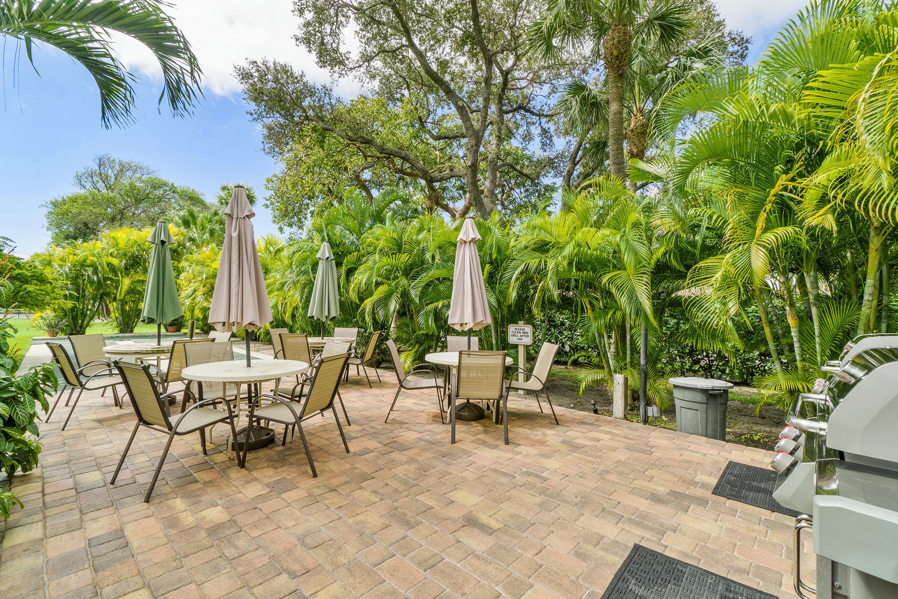 951 De Soto Road, Unit 135 Boca Raton, FL 33432 - Photo 25 of 36 Picnic Area