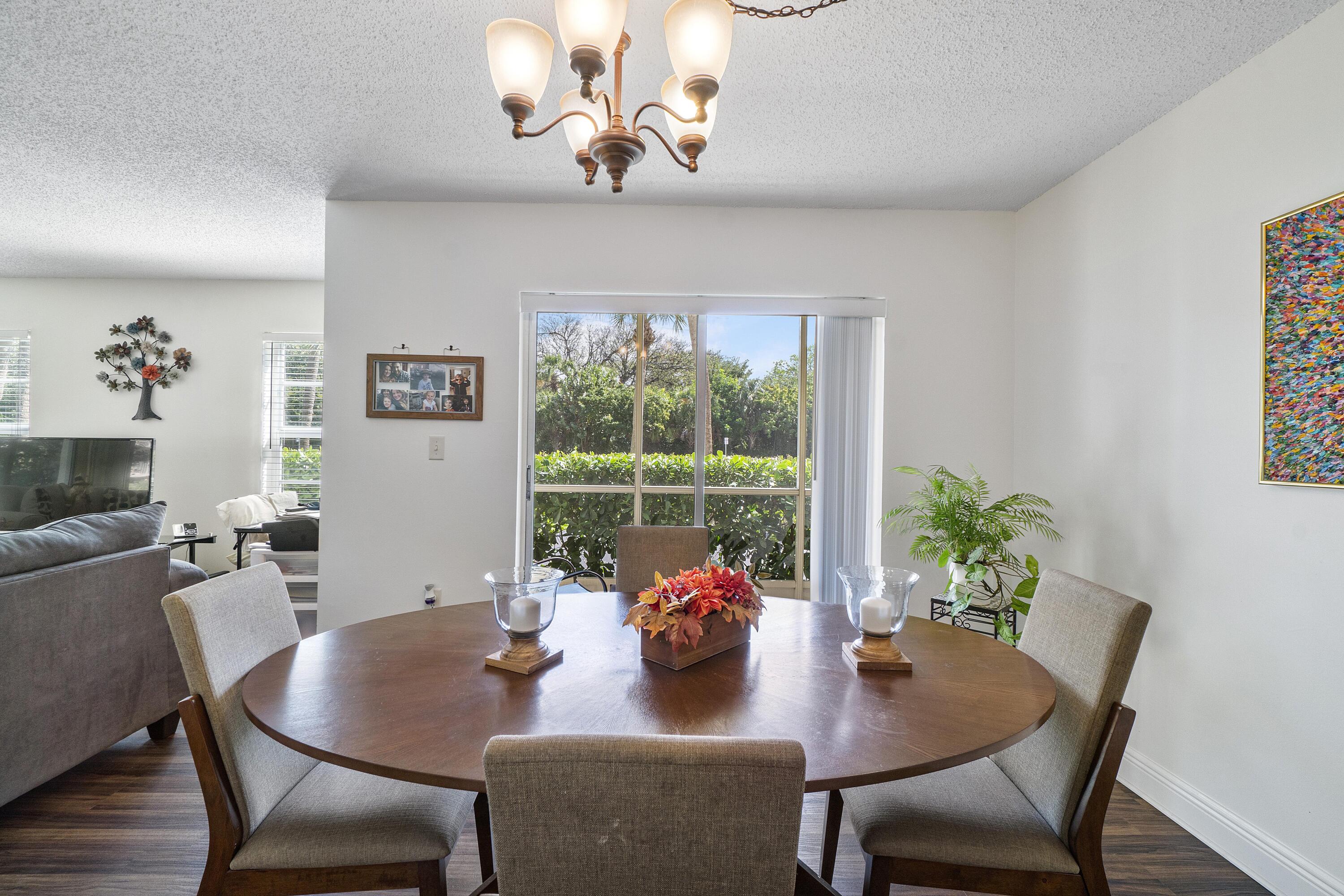 951 De Soto Road, Unit 135 Boca Raton, FL 33432 - Photo 4 of 36 Dining Area