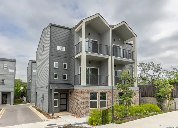 $2,295 | 411 Ira, Unit 2102, San Antonio, TX 78209