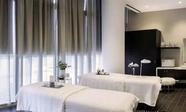 $10,000 | 851 Northeast 1st Avenue, Unit 2401, Miami, FL 33132