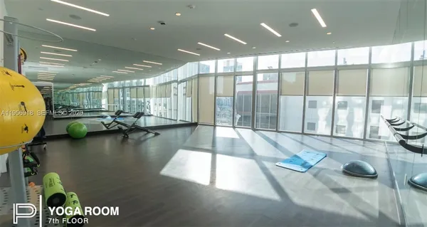 $10,000 | 851 Northeast 1st Avenue, Unit 2401, Miami, FL 33132