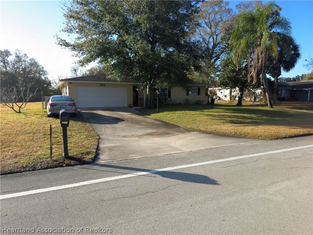 425 Spring Lake Boulevard Sebring, FL 33876 - Photo 5 of 40 Gallery Image 5
