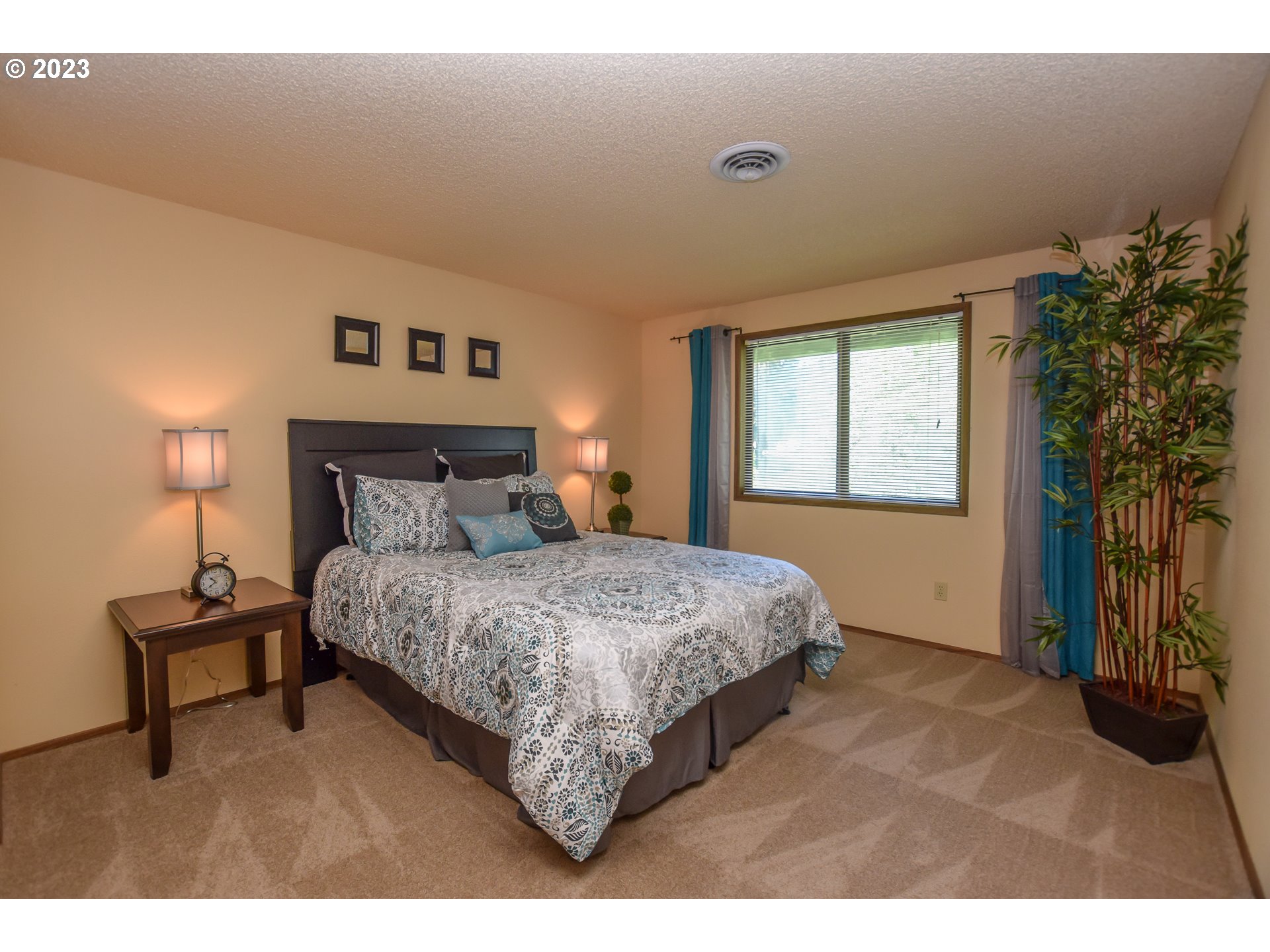 15065 Southwest Davis Road Beaverton, OR 97007 - Photo 12 of 20 Gallery Image 12