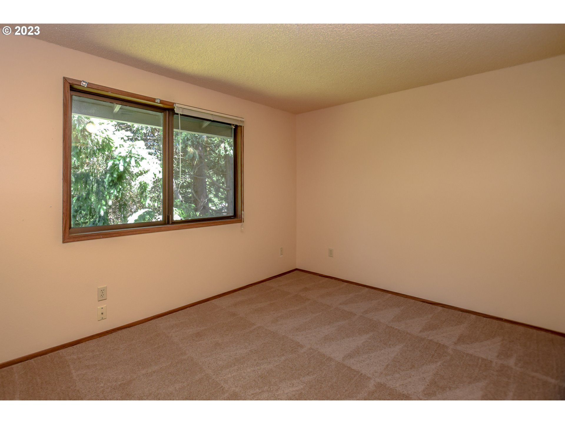 15065 Southwest Davis Road Beaverton, OR 97007 - Photo 17 of 20 Gallery Image 17