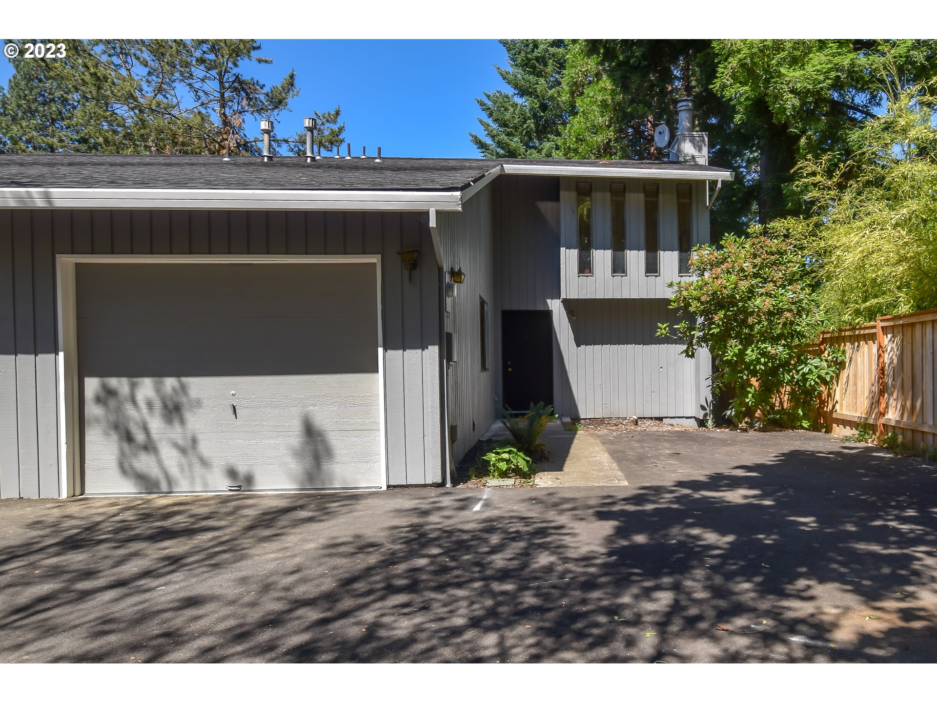 15065 Southwest Davis Road Beaverton, OR 97007 - Photo 3 of 20 Gallery Image 3