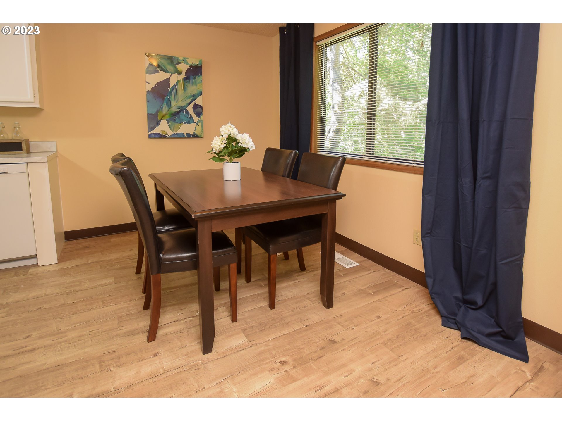 15065 Southwest Davis Road Beaverton, OR 97007 - Photo 6 of 20 Gallery Image 6