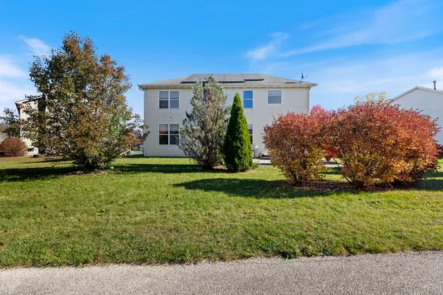 $3,600 | 9 Lake Plumleigh Court, Algonquin, IL 60102