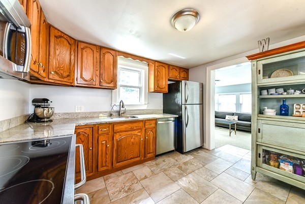 20 Hampton Road Natick, MA 01760 - Photo 3 of 18 Gallery Image 3