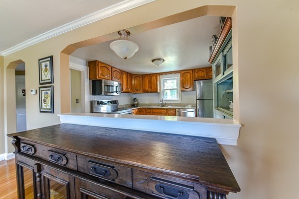 20 Hampton Road Natick, MA 01760 - Photo 4 of 18 Gallery Image 4