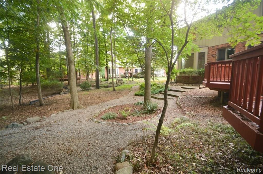 524 Rochdale Drive North Rochester Hills, MI 48309 - Photo 12 of 26