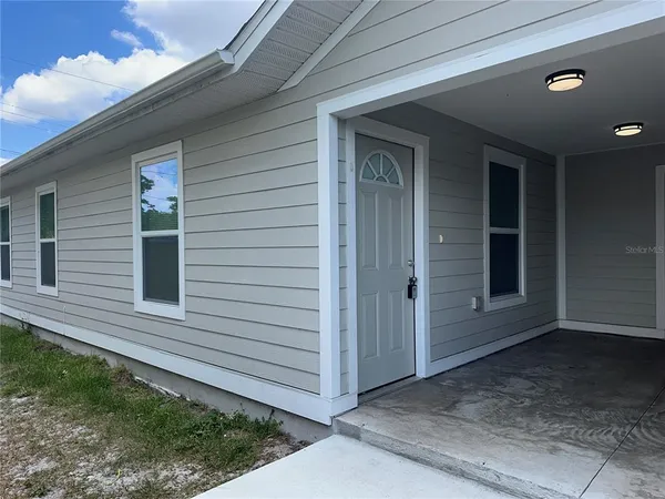 $2,400 | 3735 39th Avenue North, St. Petersburg, FL 33714