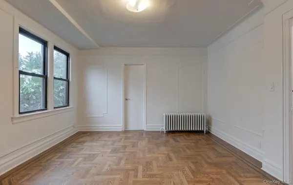 $3,300 | 23 Park Avenue, Oyster Bay, NY 11771