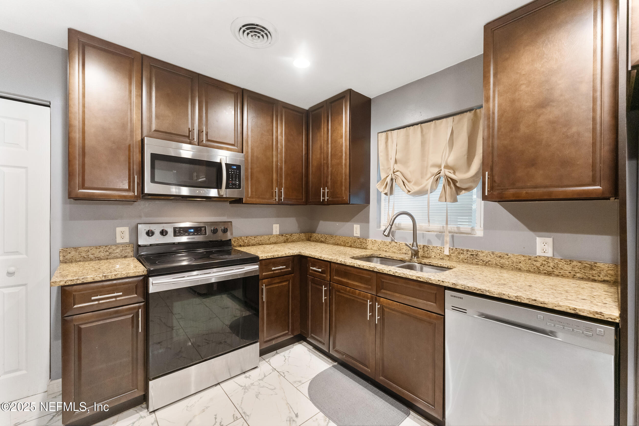 4536 Jammes Road Jacksonville, FL 32210 - Photo 8 of 28 KITCHEN