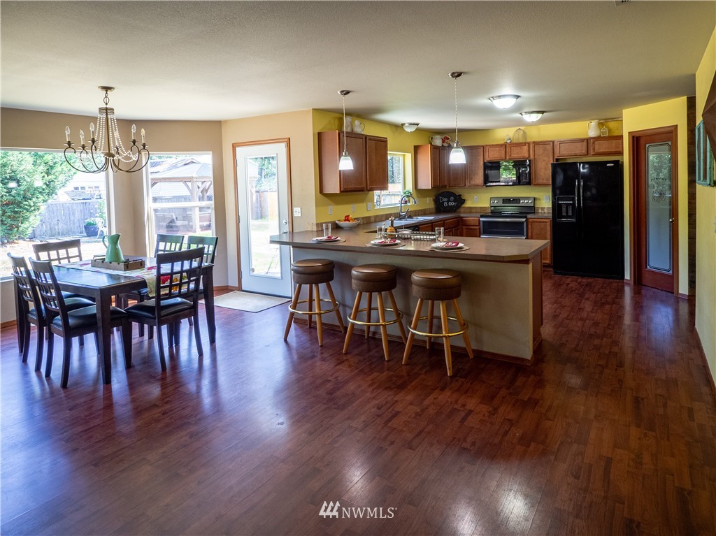 411 Raintree Loop Southeast Rainier, WA 98576 - Photo 5 of 23 Gallery Image 5