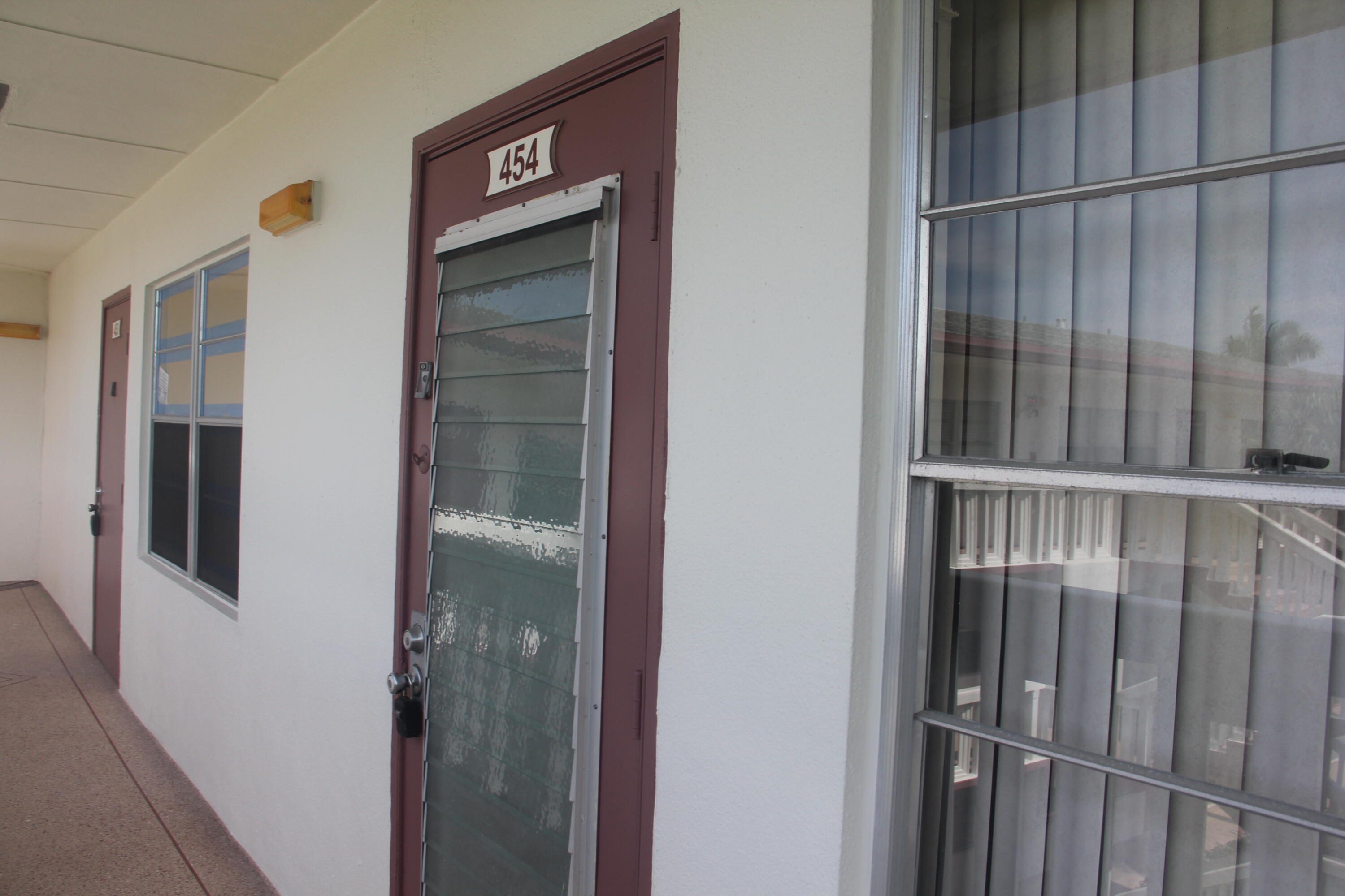 454 Fanshaw K Boca Raton, FL 33434 - Photo 19 of 30 Entrance- Catwalk