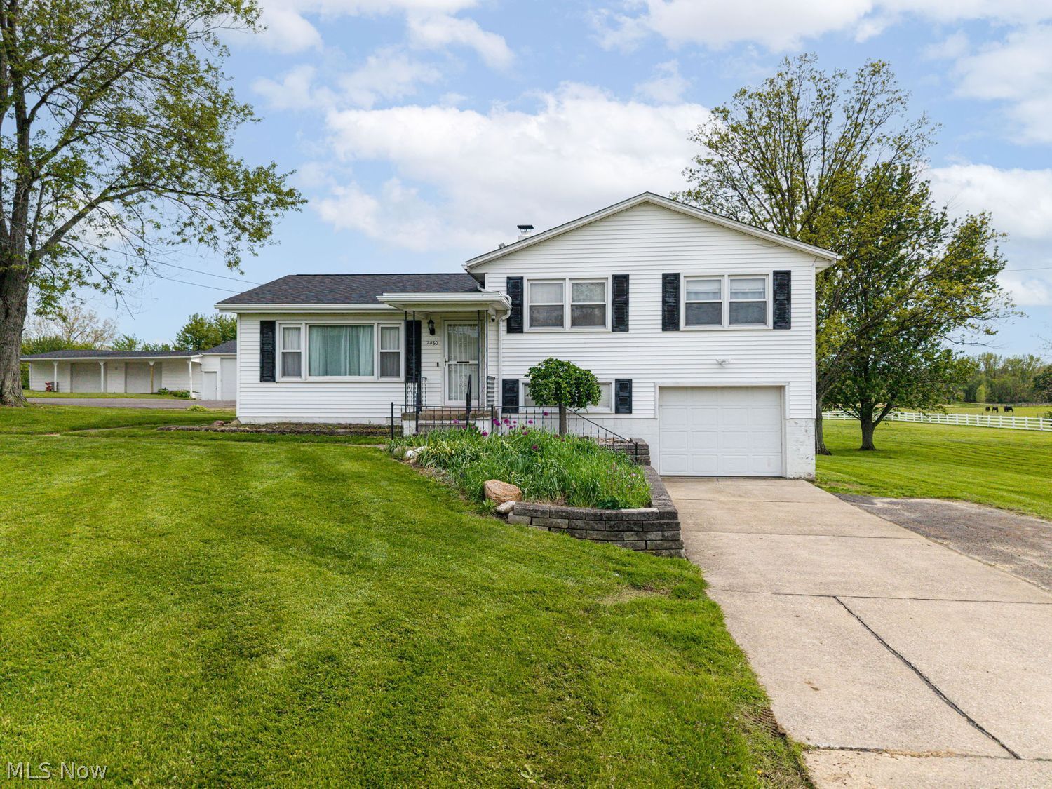 2460 Blake Road Wadsworth, OH 44281 - Photo 1 of 33