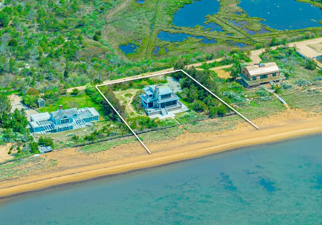 a view of an ocean pool and mountain view