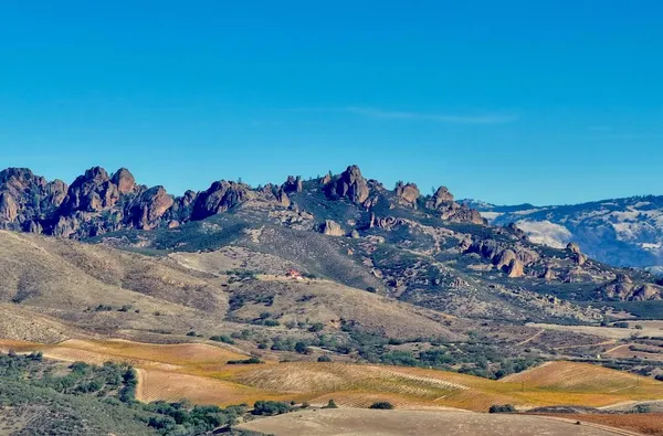 $1,890,000 | 33900 Fabry Road, Soledad, CA 93960