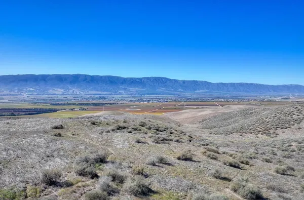 $1,890,000 | 33900 Fabry Road, Soledad, CA 93960