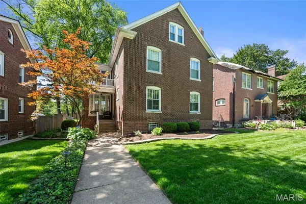 $799,000 | 6920 Pershing Avenue, University City, MO 63130