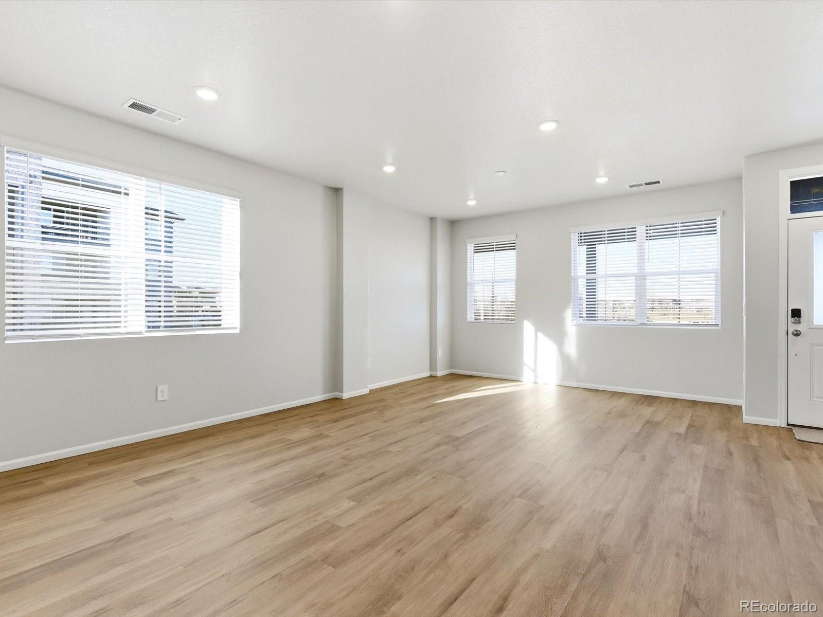 744 North Rome Street Aurora, CO 80018 - Photo 12 of 26