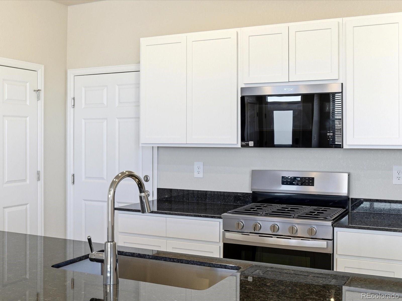 744 North Rome Street Aurora, CO 80018 - Photo 6 of 26