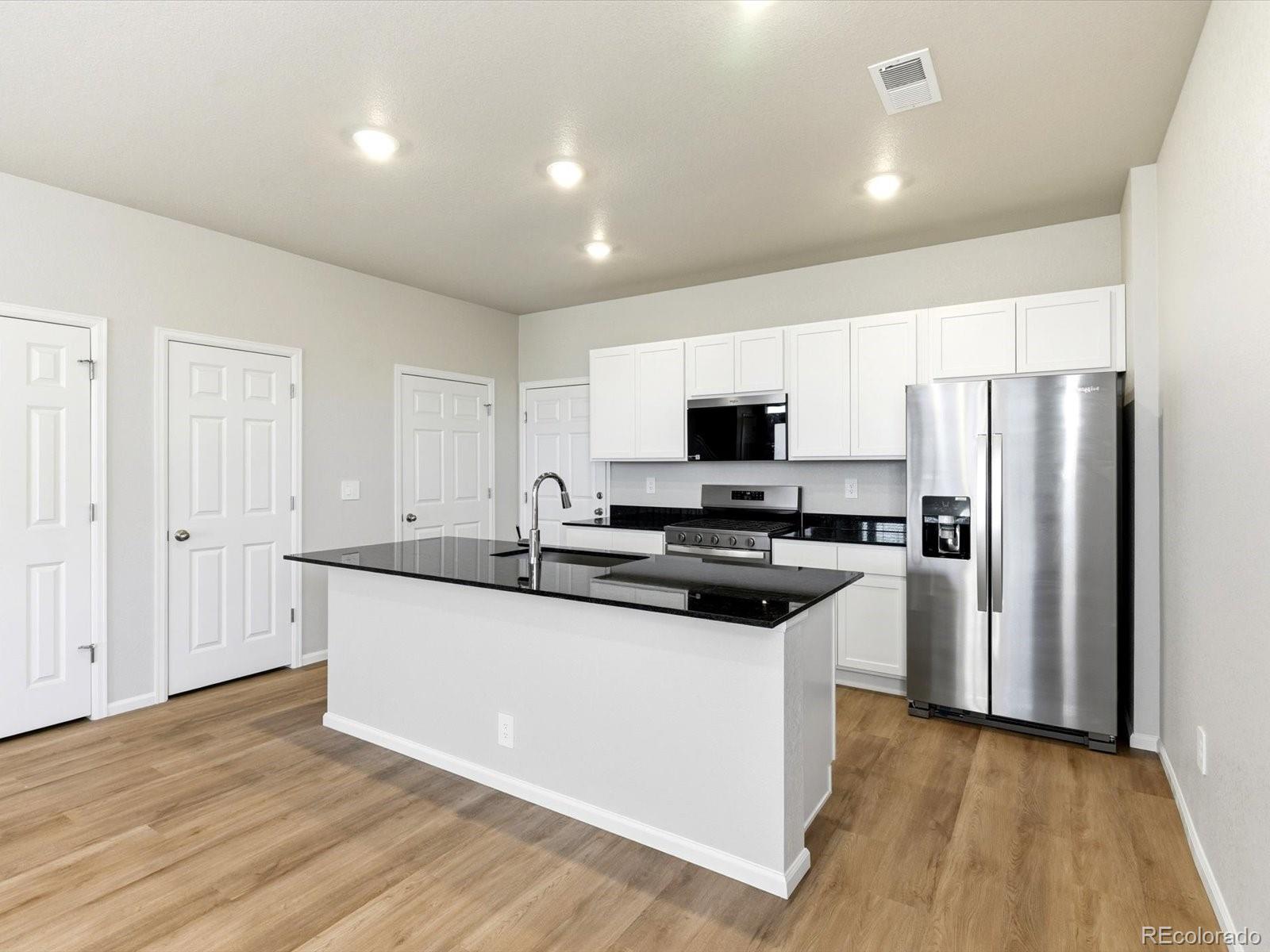 744 North Rome Street Aurora, CO 80018 - Photo 9 of 26