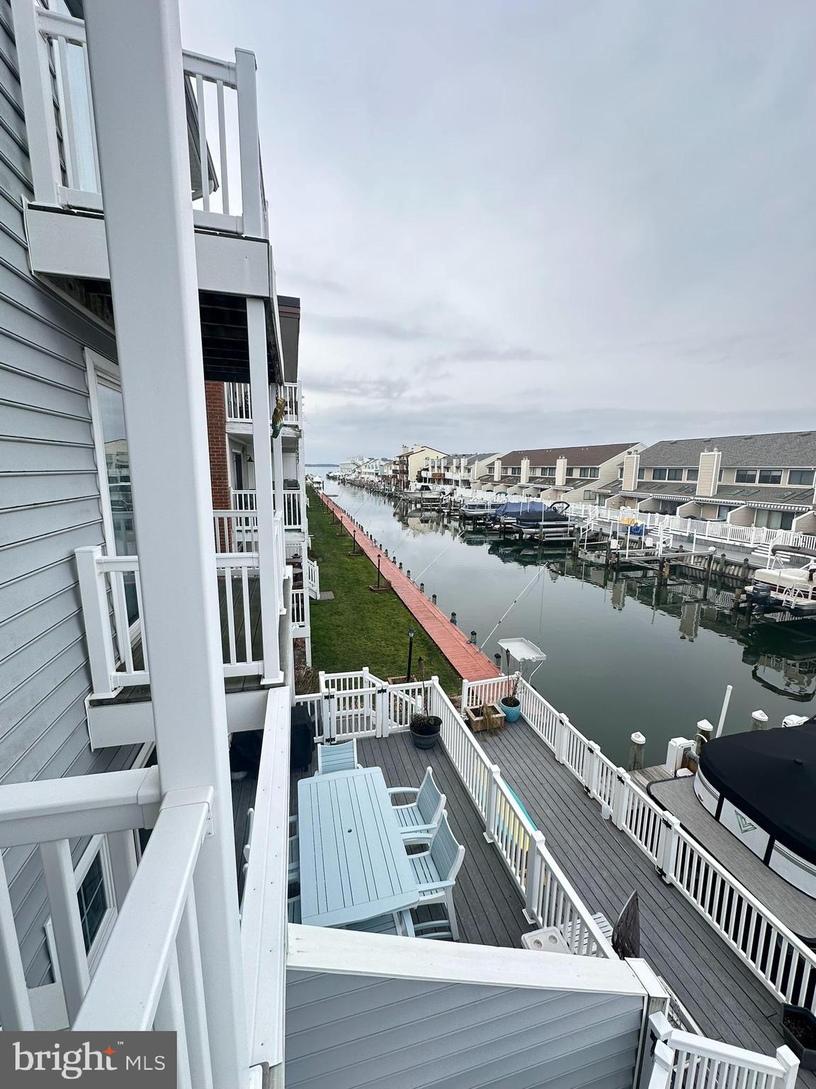712 Mooring Road Ocean City, MD 21842 - Photo 25 of 60 a view of balcony and kitchen with seating space