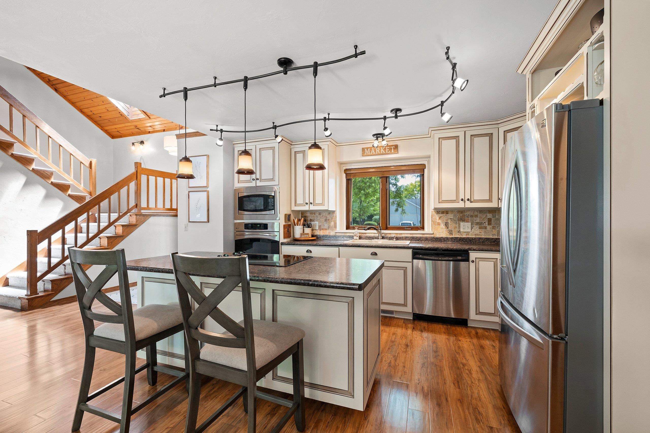 2841 Mayflower Road Green Bay, WI 54311 - Photo 12 of 70