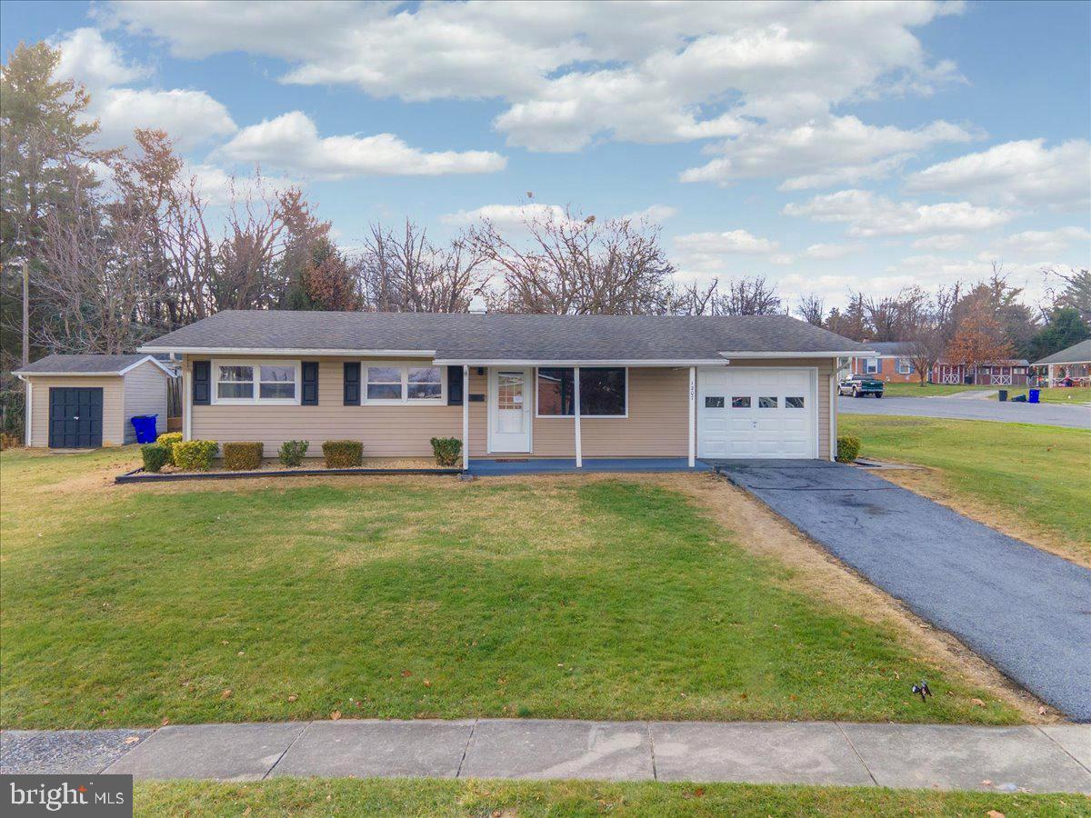 1207 Outer Drive Hagerstown, MD 21742 - Photo 2 of 42