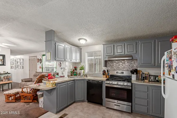 $95,000 | 1221 North Dysart Road, Unit 42, Avondale, AZ 85323