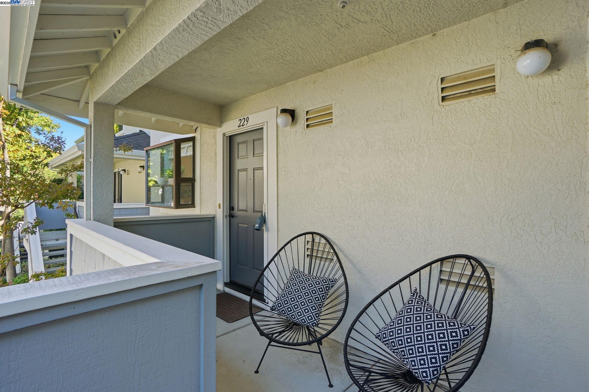 2586 Oak Road, Unit 229 Walnut Creek, CA 94597 - Photo 4 of 39