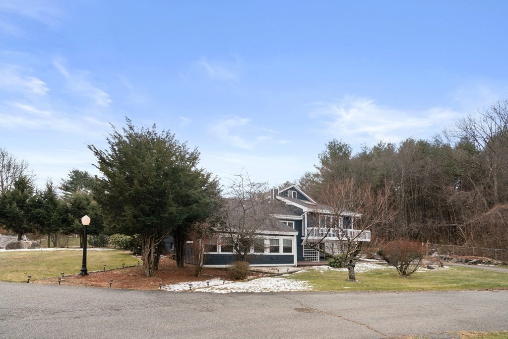 238 West Acton Road Stow, MA 01775 - Photo 28 of 37 a view of a town with barn house